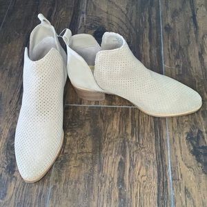 NWOT Tan Booties